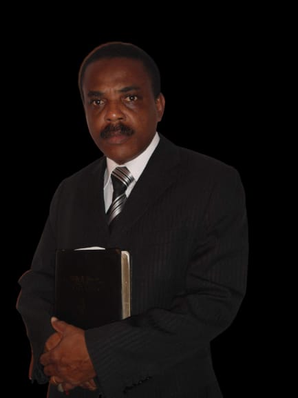 Pr. Domingos Luciano - Diretor